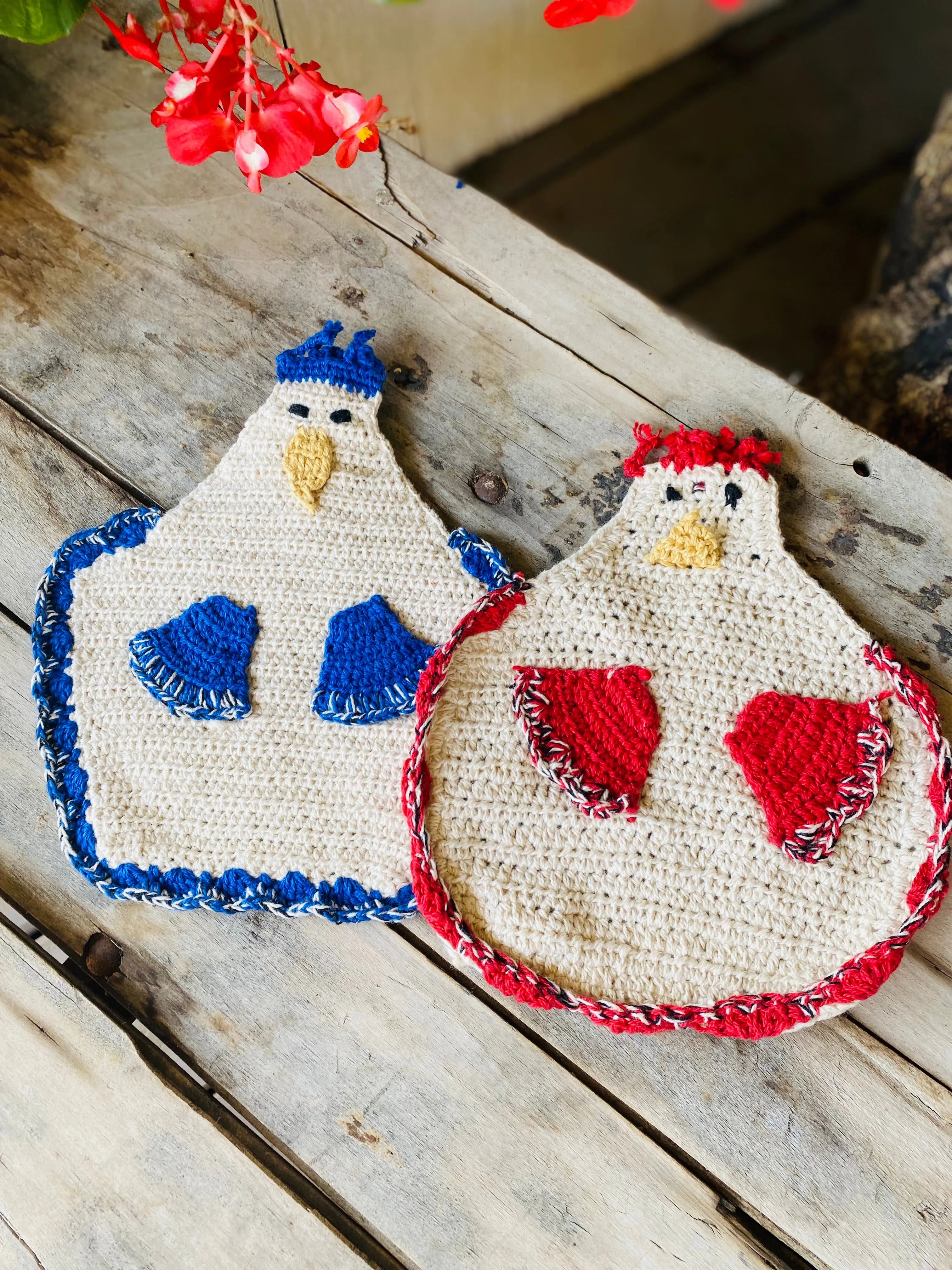 CHICKEN POT HOLDERS