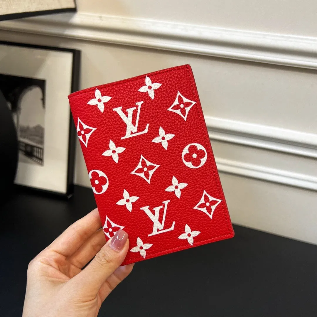 LB970 Passport Cover /  3.9 x 5.5 x 1 inches
