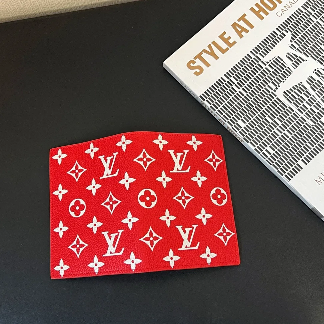 LB970 Passport Cover /  3.9 x 5.5 x 1 inches