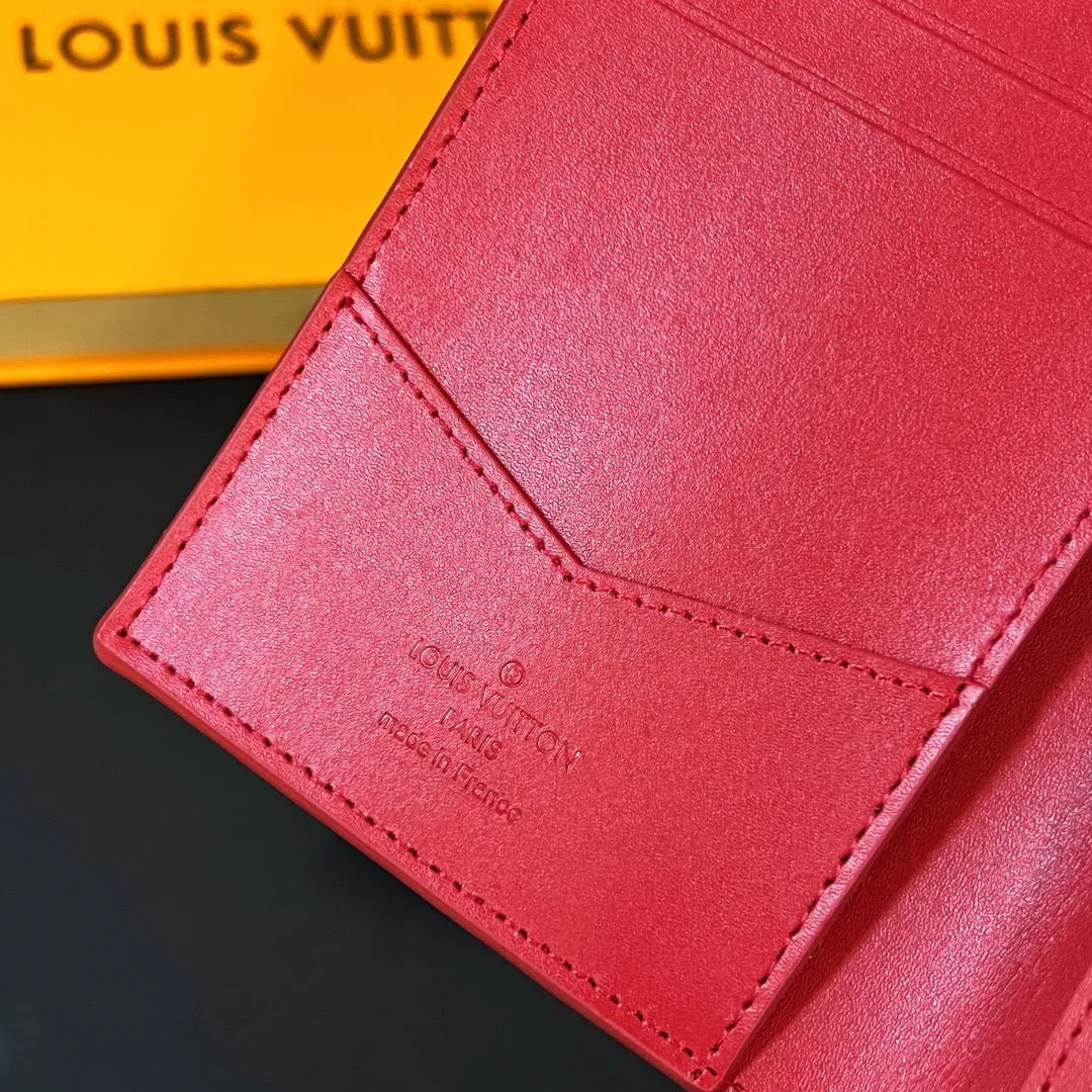 LB970 Passport Cover /  3.9 x 5.5 x 1 inches