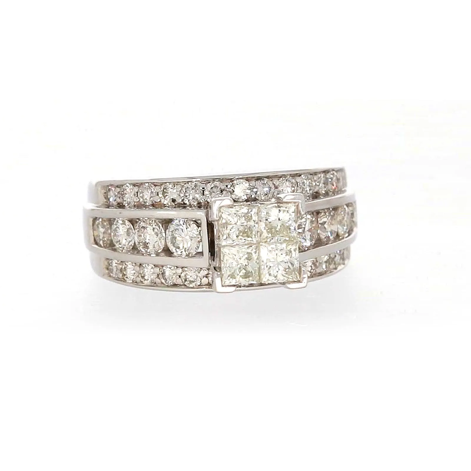 New York 14ct White Gold Round Brilliant & Princess Cut 2.65 CARAT tw of Diamonds Ring