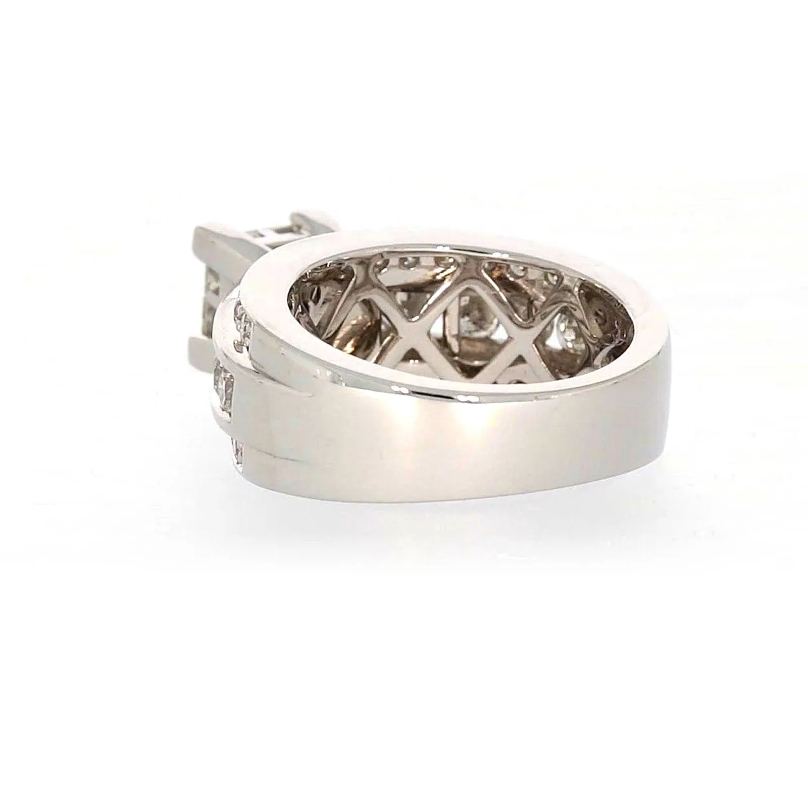 New York 14ct White Gold Round Brilliant & Princess Cut 2.65 CARAT tw of Diamonds Ring