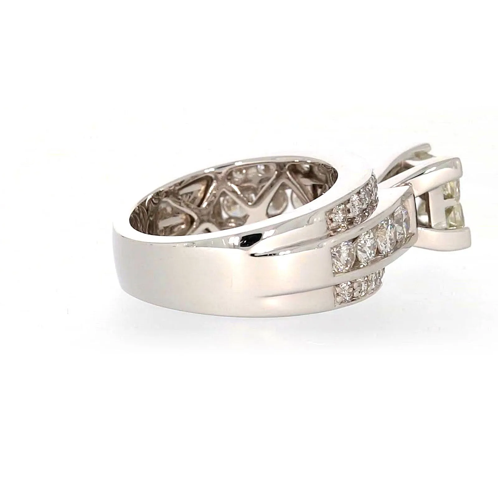 New York 14ct White Gold Round Brilliant & Princess Cut 2.65 CARAT tw of Diamonds Ring