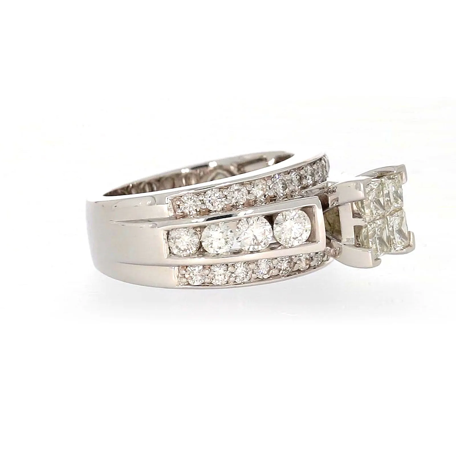 New York 14ct White Gold Round Brilliant & Princess Cut 2.65 CARAT tw of Diamonds Ring