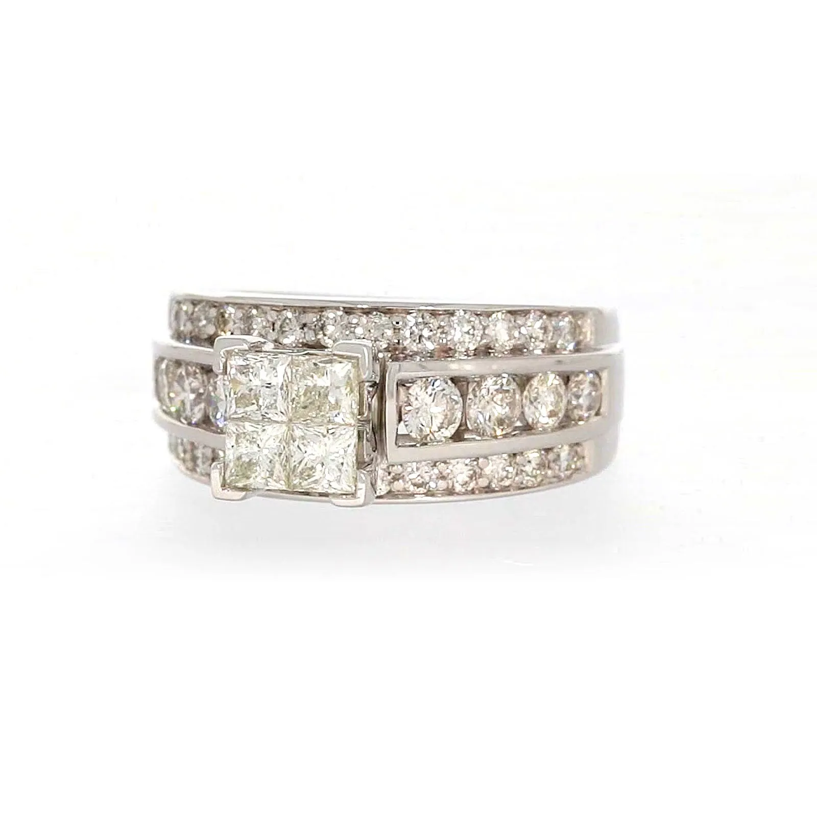 New York 14ct White Gold Round Brilliant & Princess Cut 2.65 CARAT tw of Diamonds Ring
