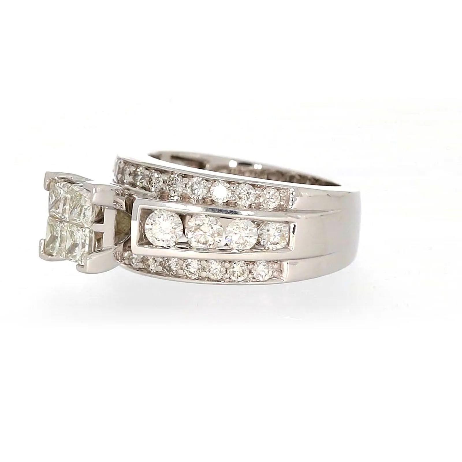 New York 14ct White Gold Round Brilliant & Princess Cut 2.65 CARAT tw of Diamonds Ring