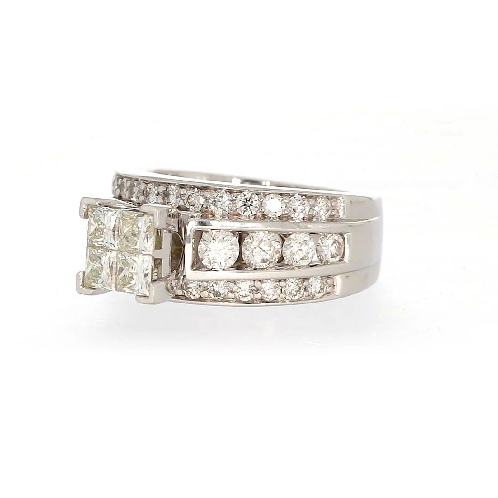 New York 14ct White Gold Round Brilliant & Princess Cut 2.65 CARAT tw of Diamonds Ring