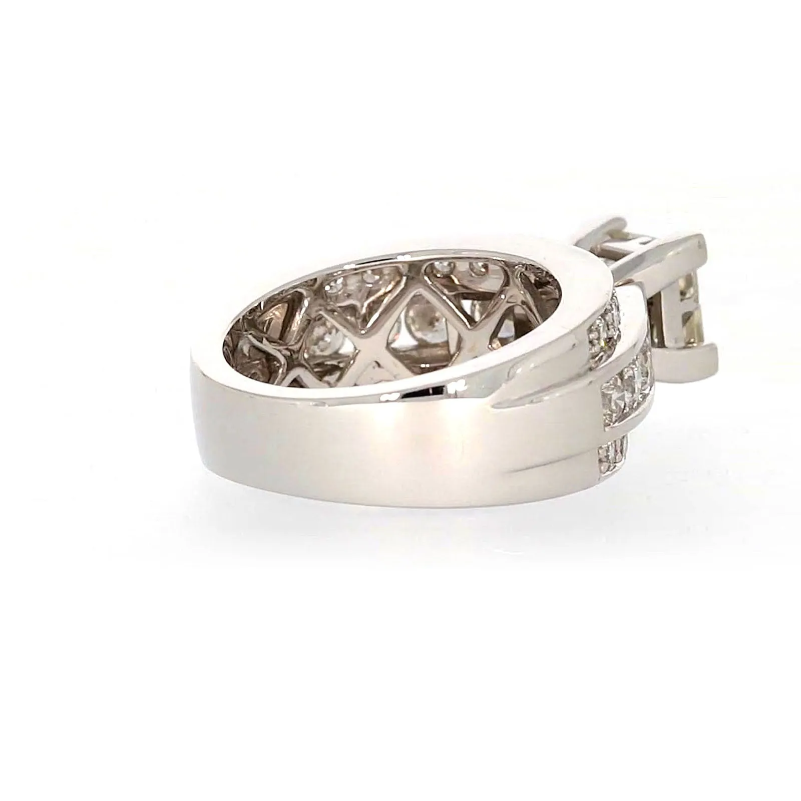 New York 14ct White Gold Round Brilliant & Princess Cut 2.65 CARAT tw of Diamonds Ring