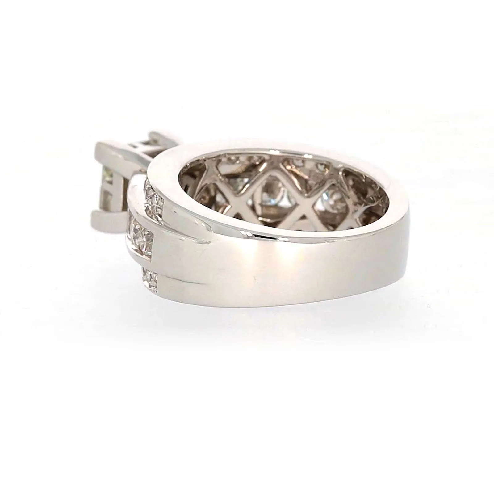 New York 14ct White Gold Round Brilliant & Princess Cut 2.65 CARAT tw of Diamonds Ring