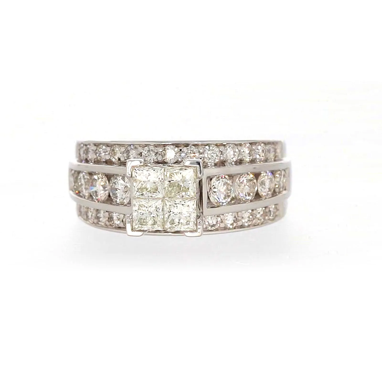 New York 14ct White Gold Round Brilliant & Princess Cut 2.65 CARAT tw of Diamonds Ring