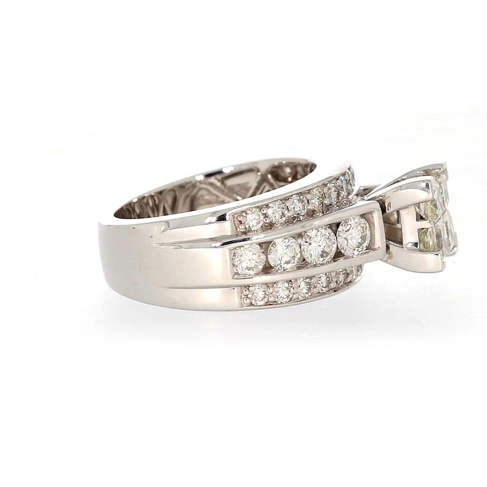 New York 14ct White Gold Round Brilliant & Princess Cut 2.65 CARAT tw of Diamonds Ring
