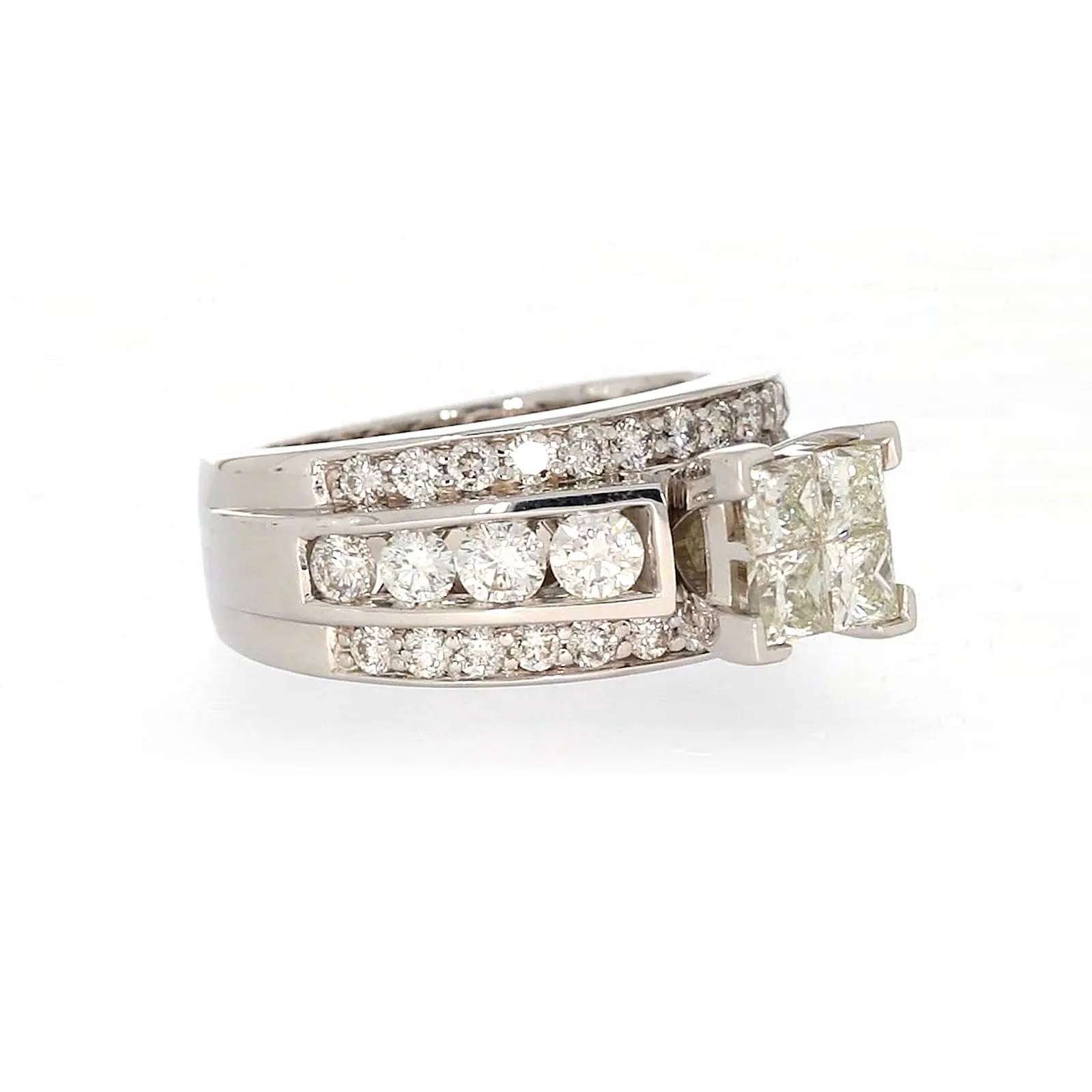 New York 14ct White Gold Round Brilliant & Princess Cut 2.65 CARAT tw of Diamonds Ring