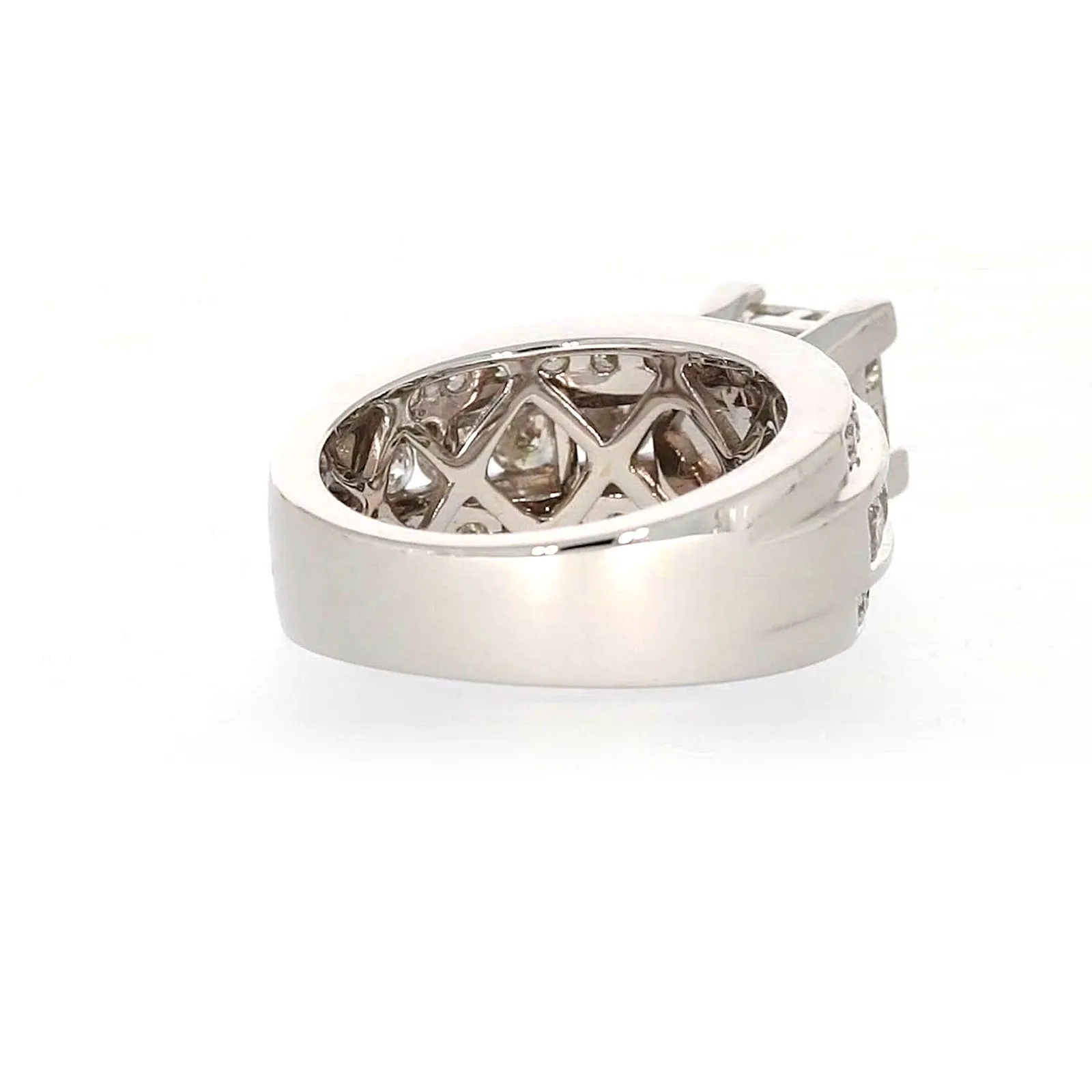New York 14ct White Gold Round Brilliant & Princess Cut 2.65 CARAT tw of Diamonds Ring