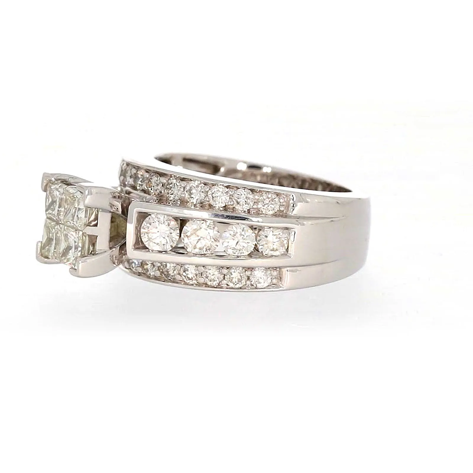 New York 14ct White Gold Round Brilliant & Princess Cut 2.65 CARAT tw of Diamonds Ring