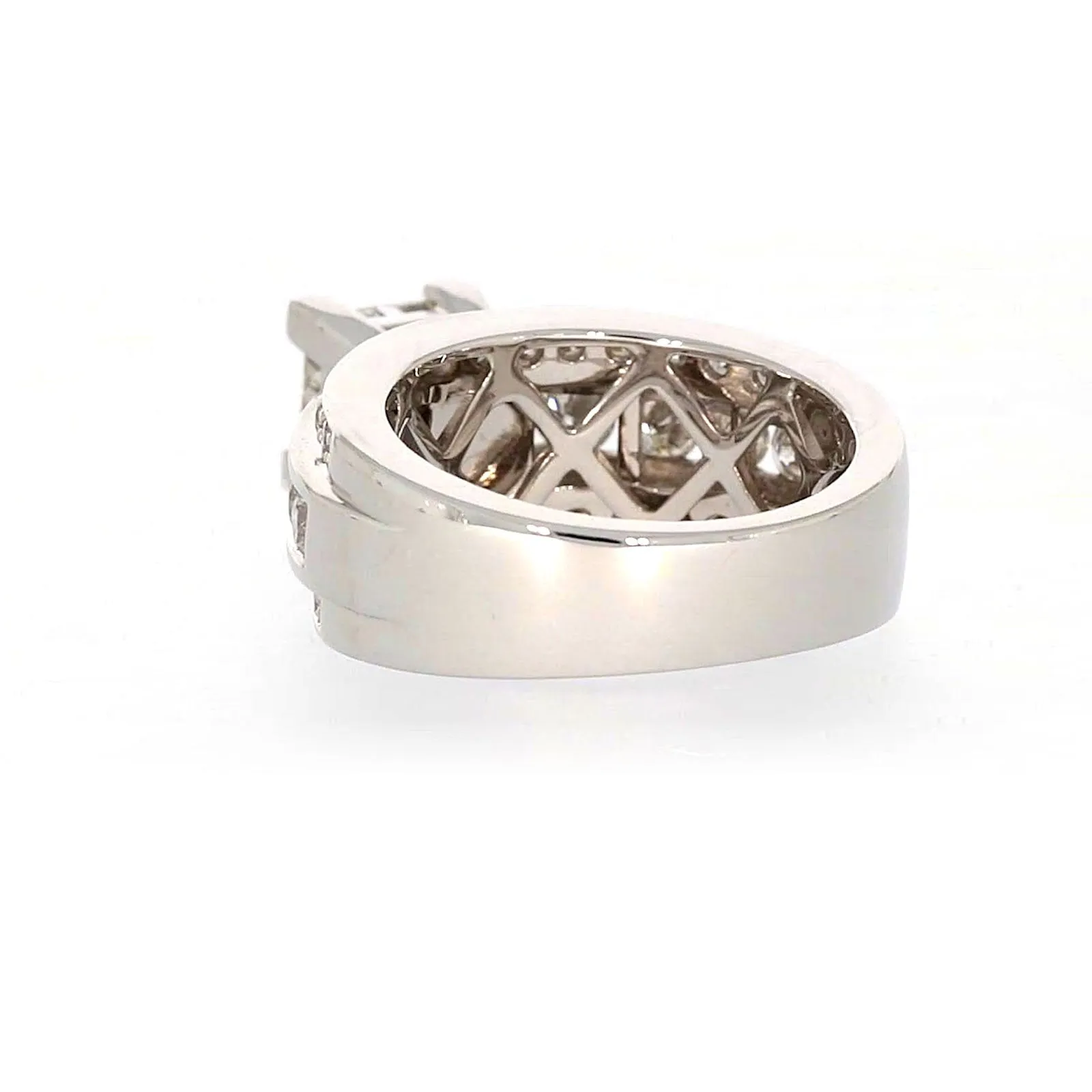 New York 14ct White Gold Round Brilliant & Princess Cut 2.65 CARAT tw of Diamonds Ring