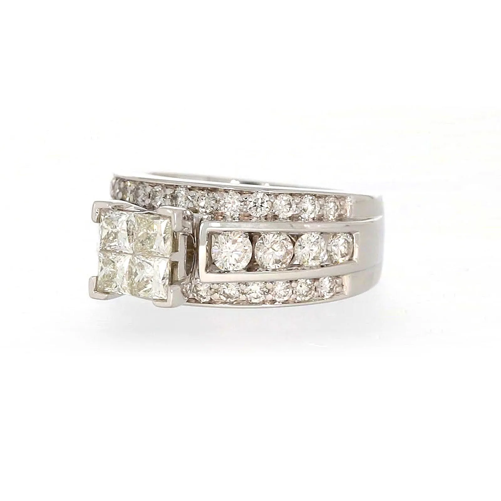 New York 14ct White Gold Round Brilliant & Princess Cut 2.65 CARAT tw of Diamonds Ring