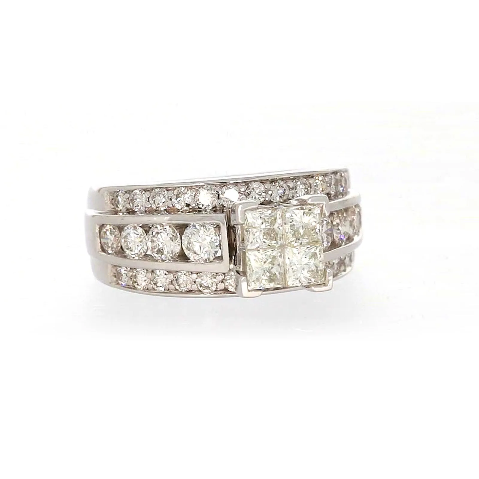 New York 14ct White Gold Round Brilliant & Princess Cut 2.65 CARAT tw of Diamonds Ring