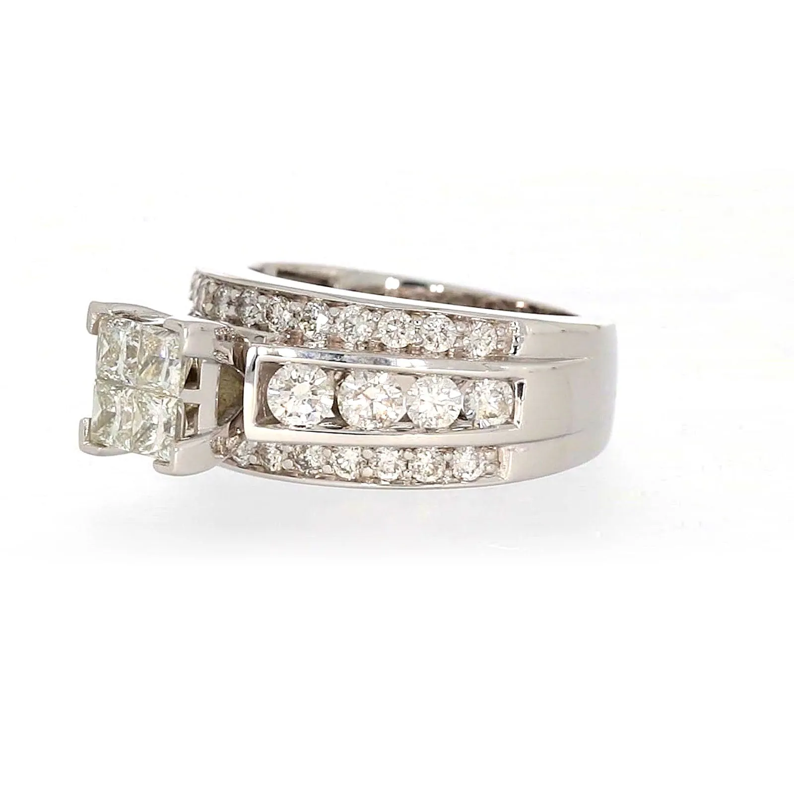 New York 14ct White Gold Round Brilliant & Princess Cut 2.65 CARAT tw of Diamonds Ring