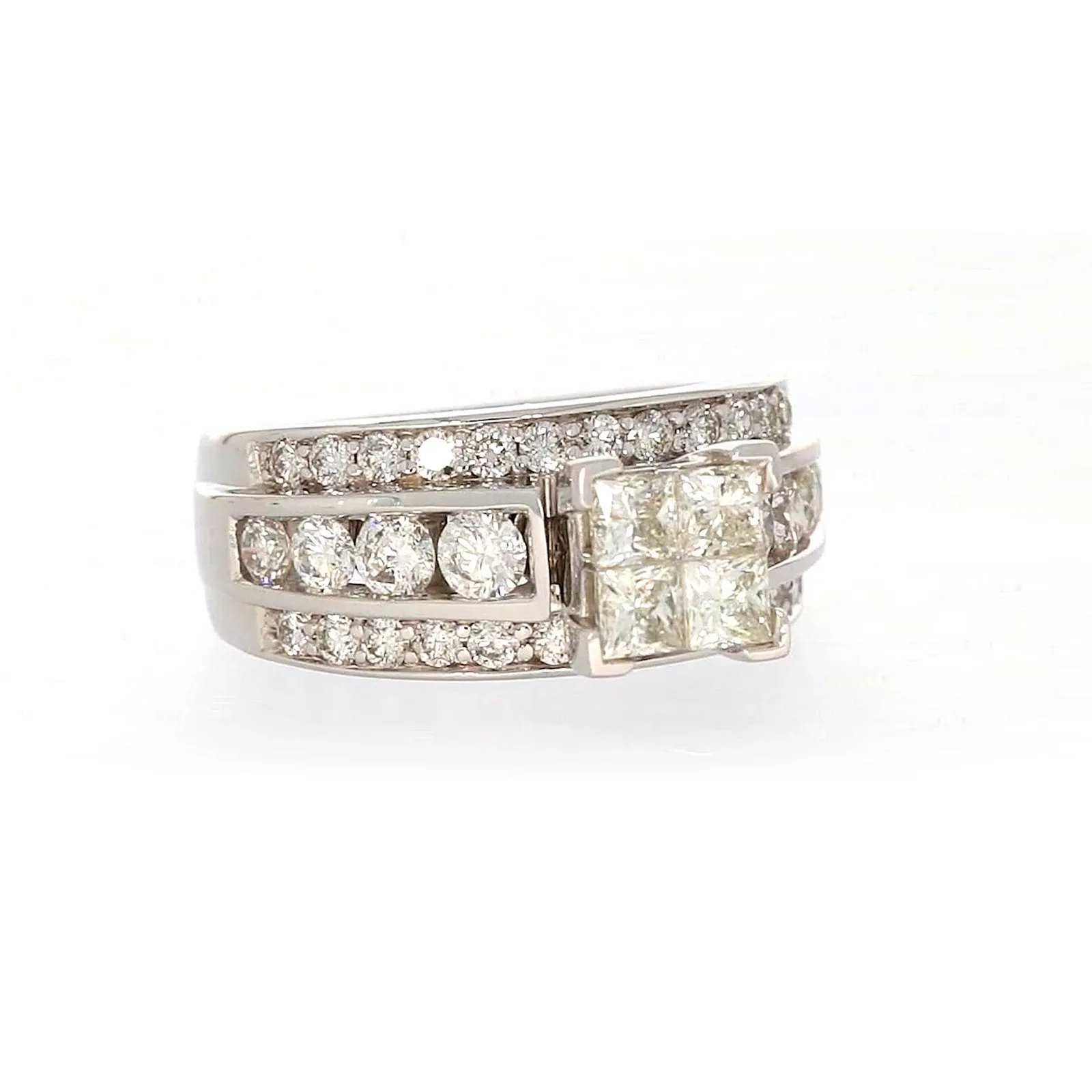 New York 14ct White Gold Round Brilliant & Princess Cut 2.65 CARAT tw of Diamonds Ring