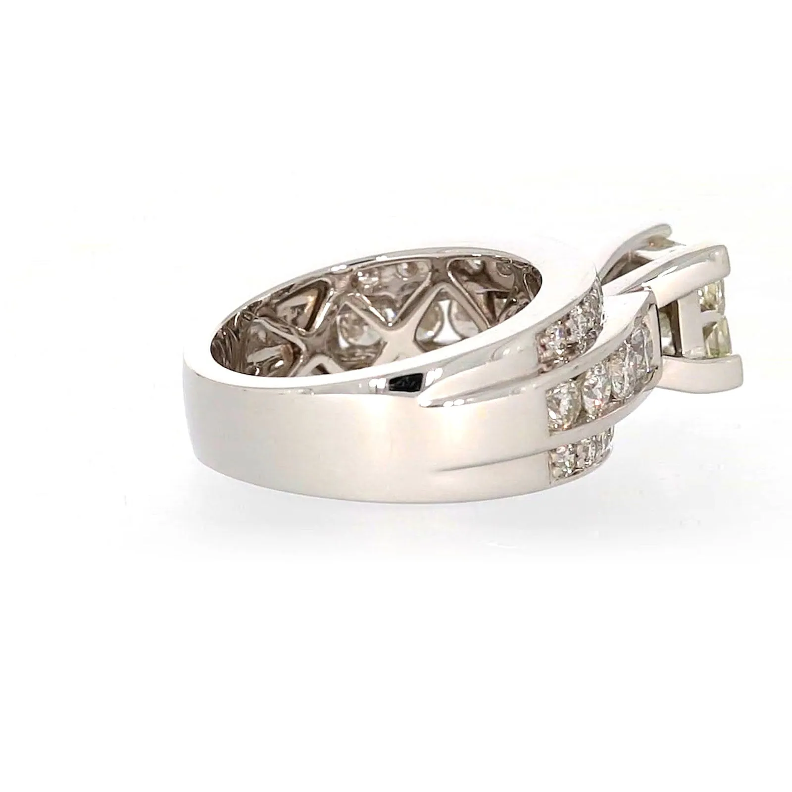 New York 14ct White Gold Round Brilliant & Princess Cut 2.65 CARAT tw of Diamonds Ring