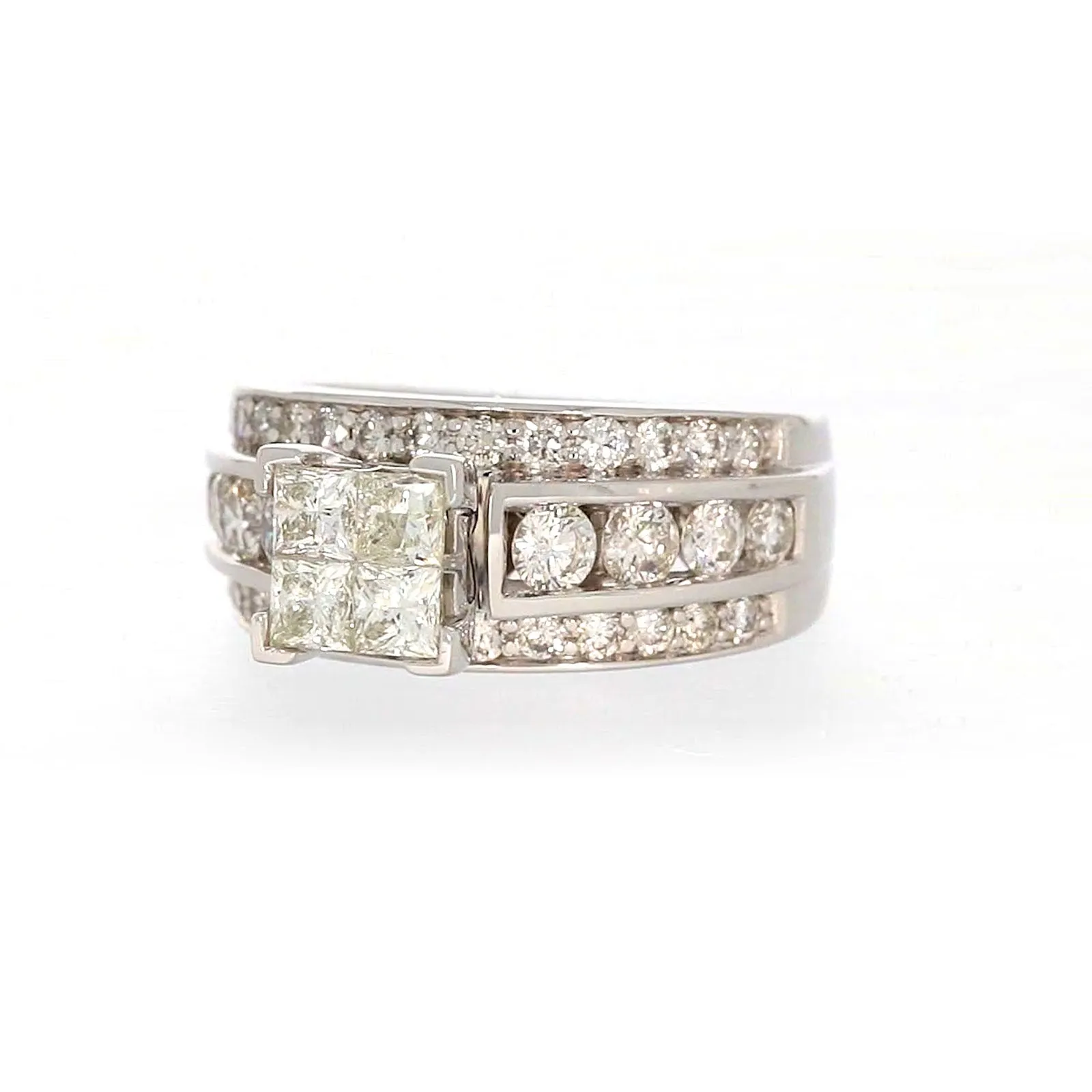 New York 14ct White Gold Round Brilliant & Princess Cut 2.65 CARAT tw of Diamonds Ring