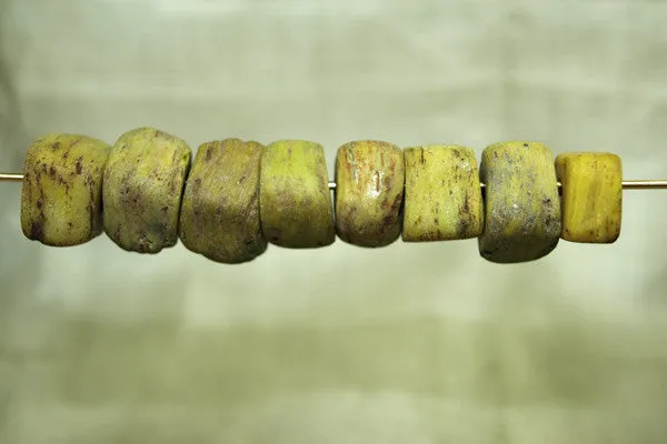 Old Yellow Hebron Bead, small