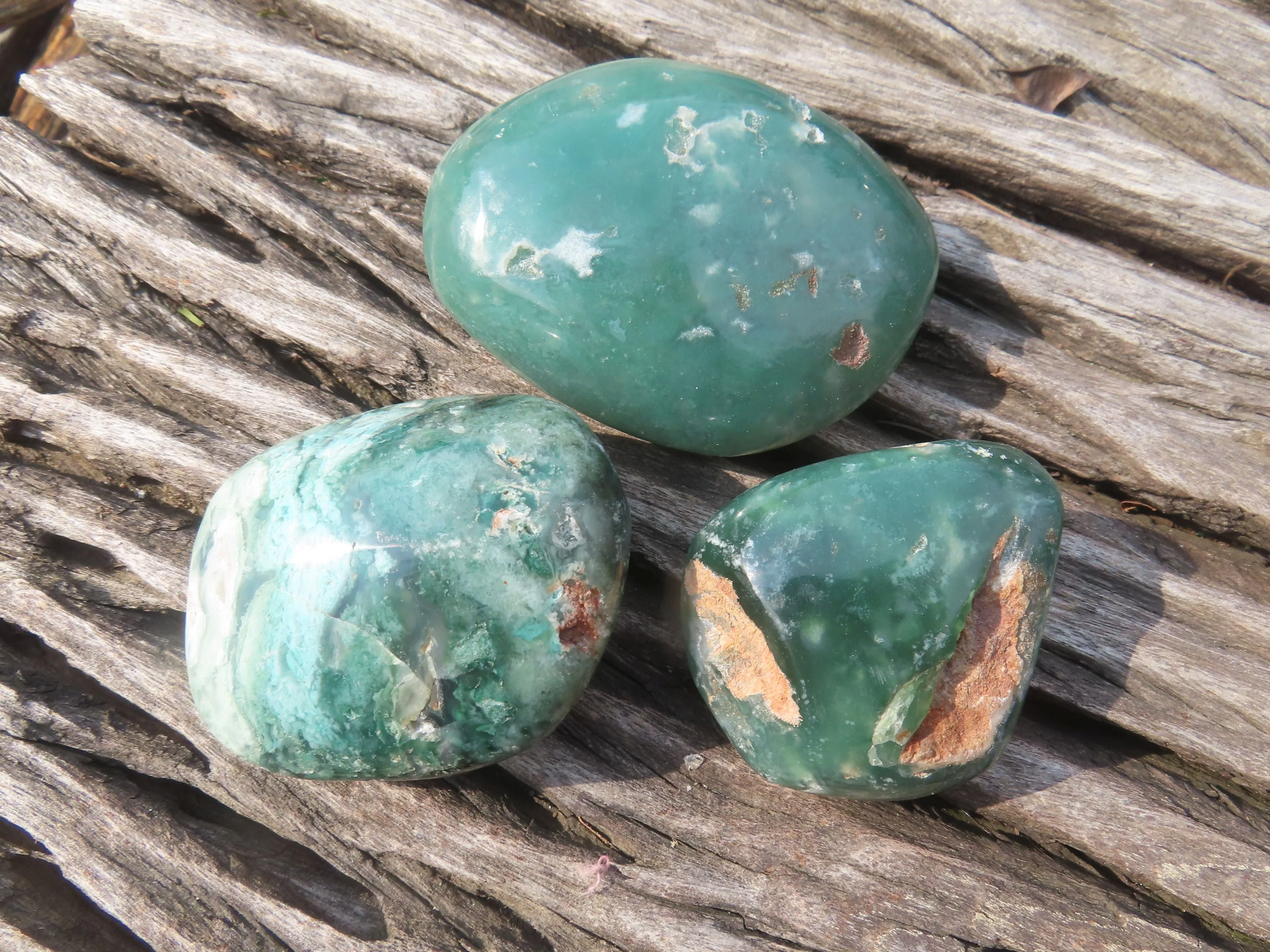 Polished Emerald Mtorolite Galet-Palm Stones - sold per kg - From Mutorashanga, Zimbabwe