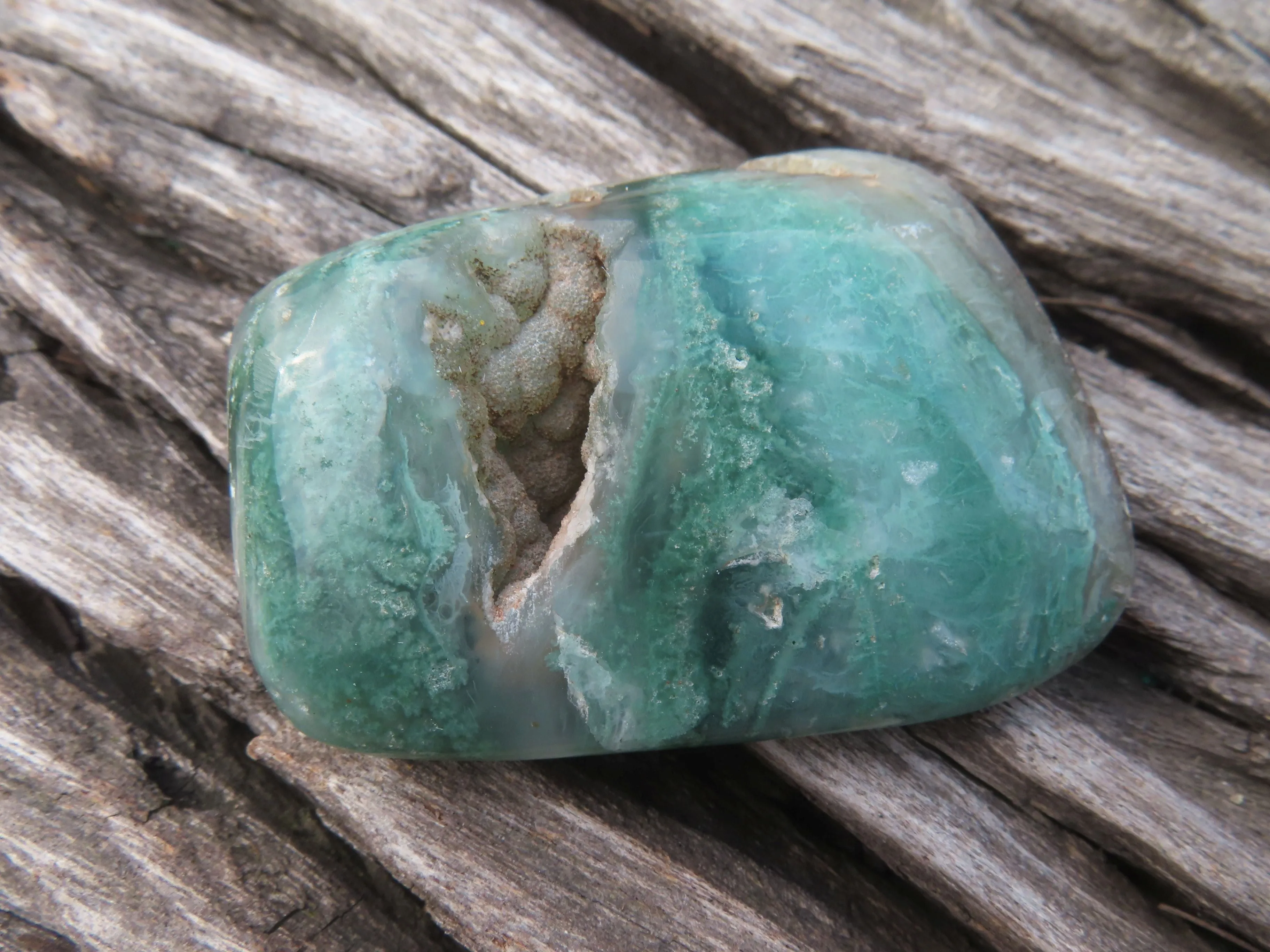Polished Emerald Mtorolite Galet-Palm Stones - sold per kg - From Mutorashanga, Zimbabwe