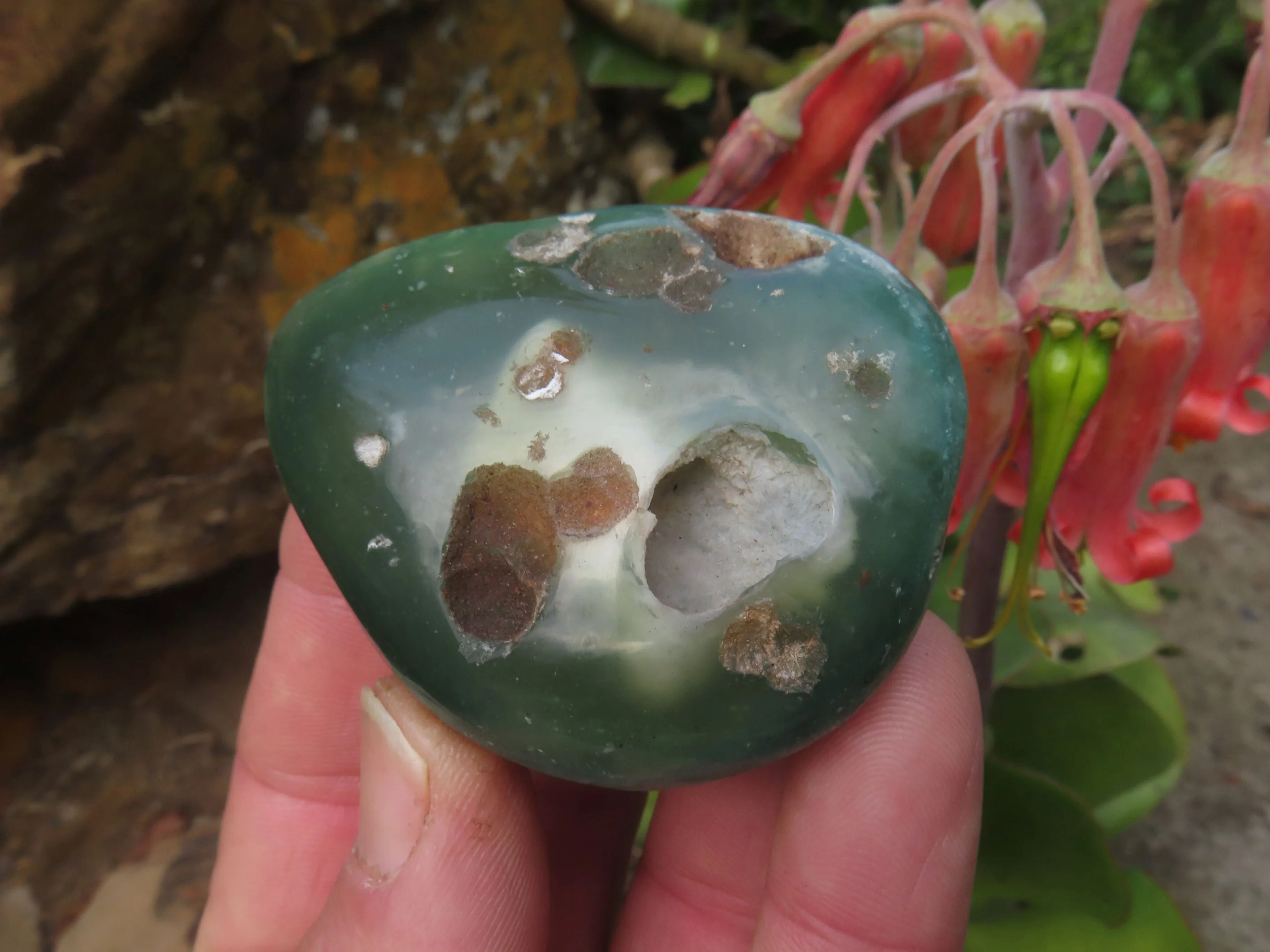 Polished Emerald Mtorolite Galet-Palm Stones - sold per kg - From Mutorashanga, Zimbabwe