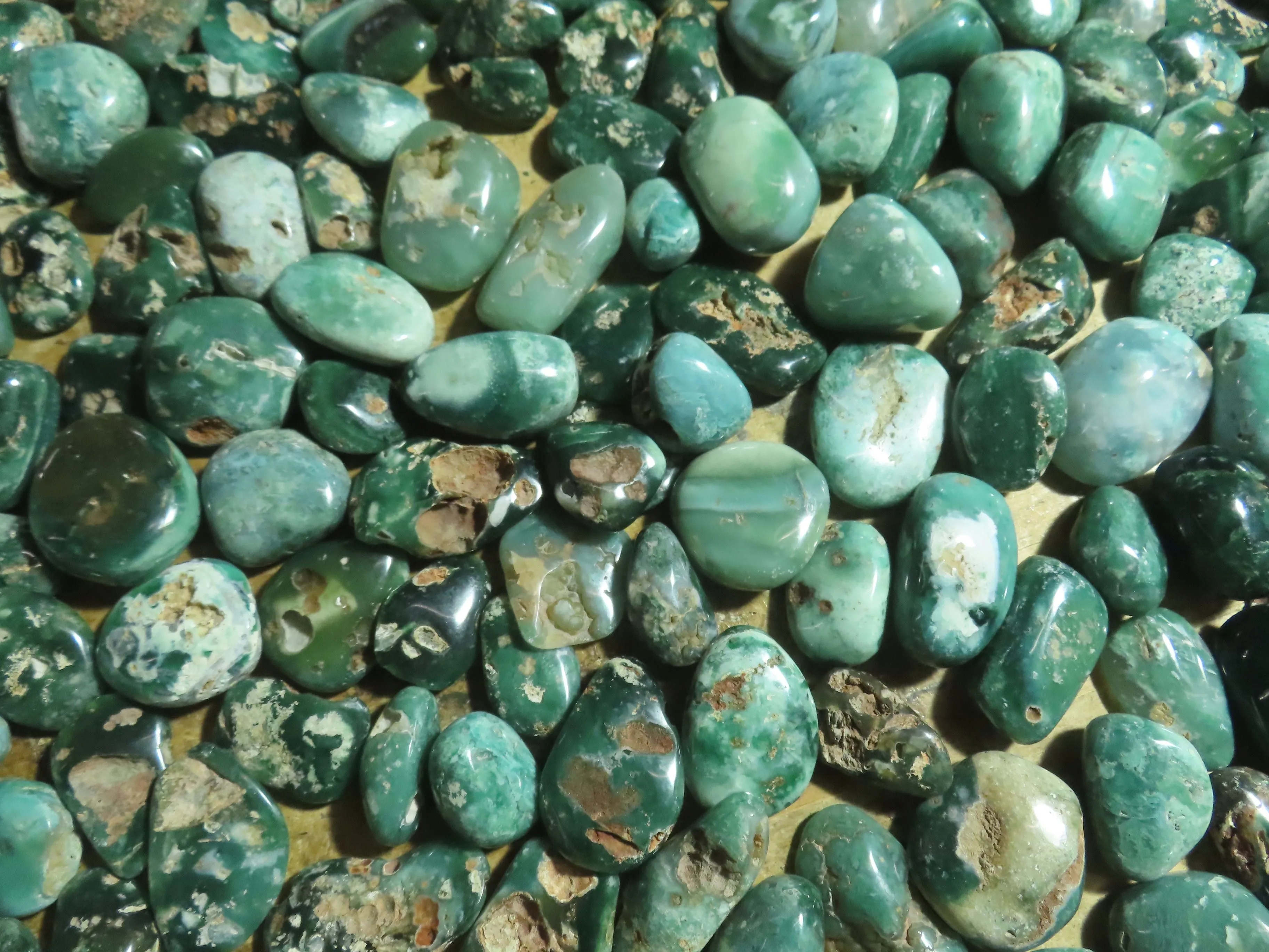 Polished Emerald Mtorolite Galet-Palm Stones - sold per kg - From Mutorashanga, Zimbabwe