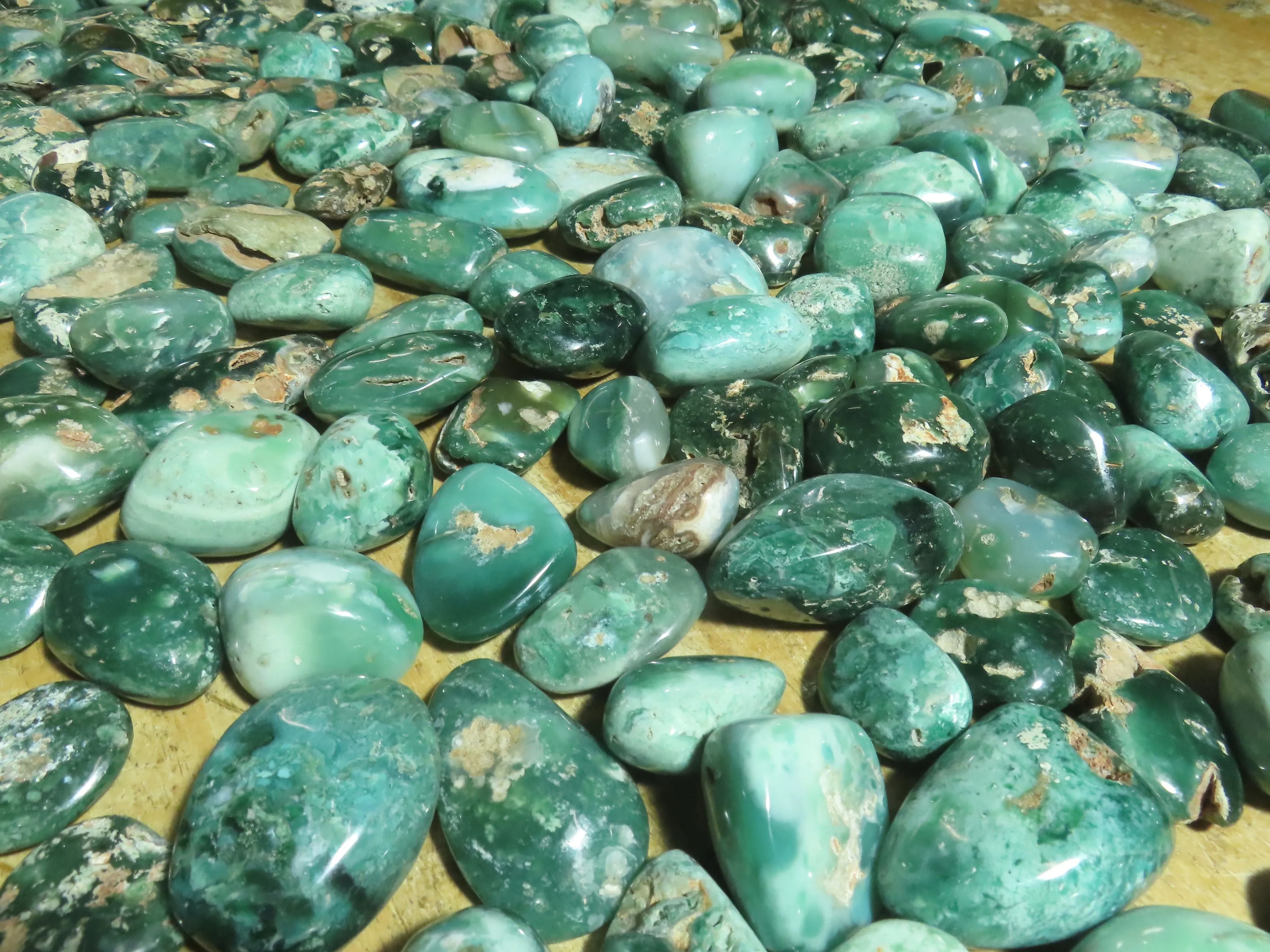 Polished Emerald Mtorolite Galet-Palm Stones - sold per kg - From Mutorashanga, Zimbabwe