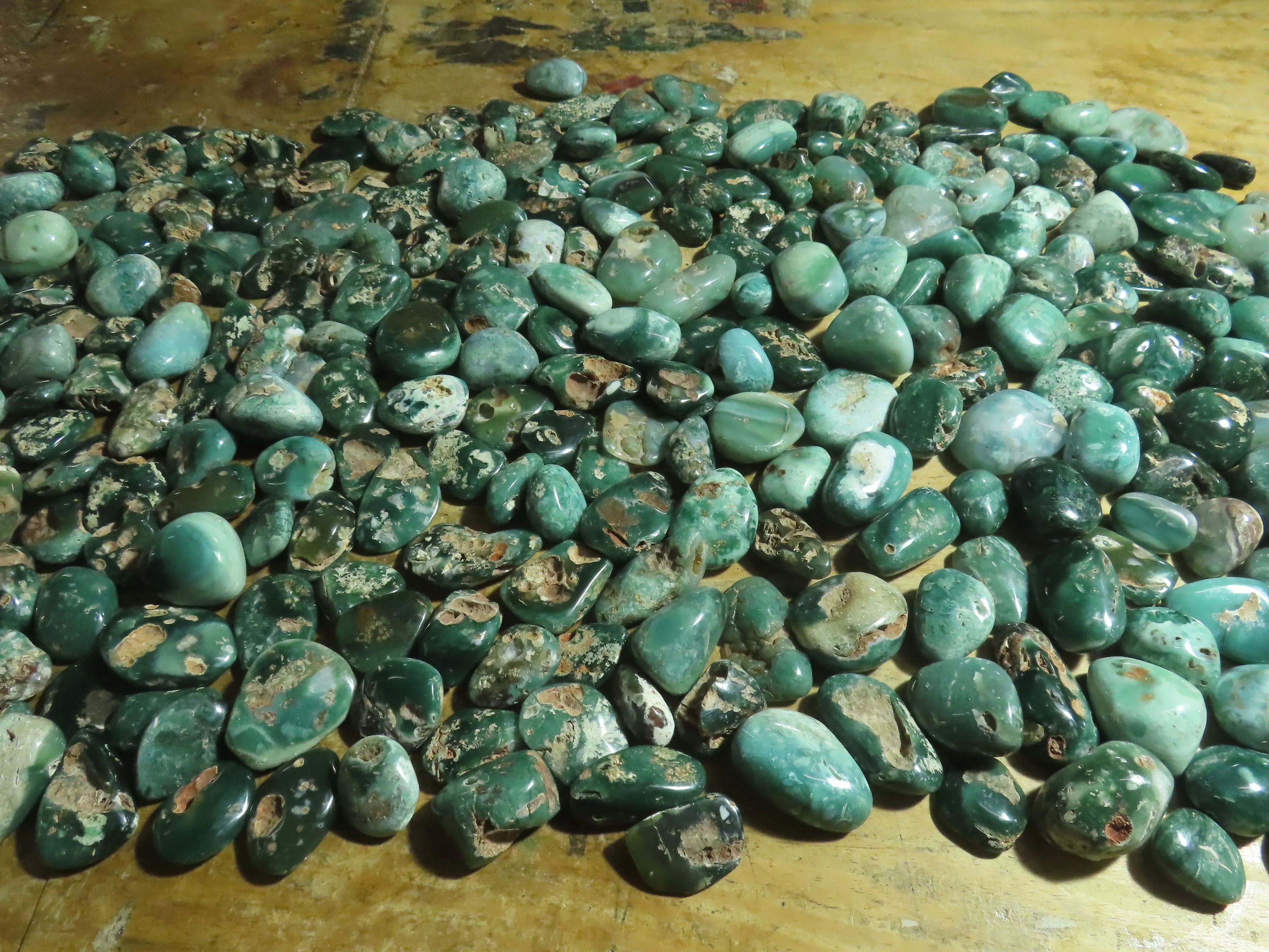 Polished Emerald Mtorolite Galet-Palm Stones - sold per kg - From Mutorashanga, Zimbabwe
