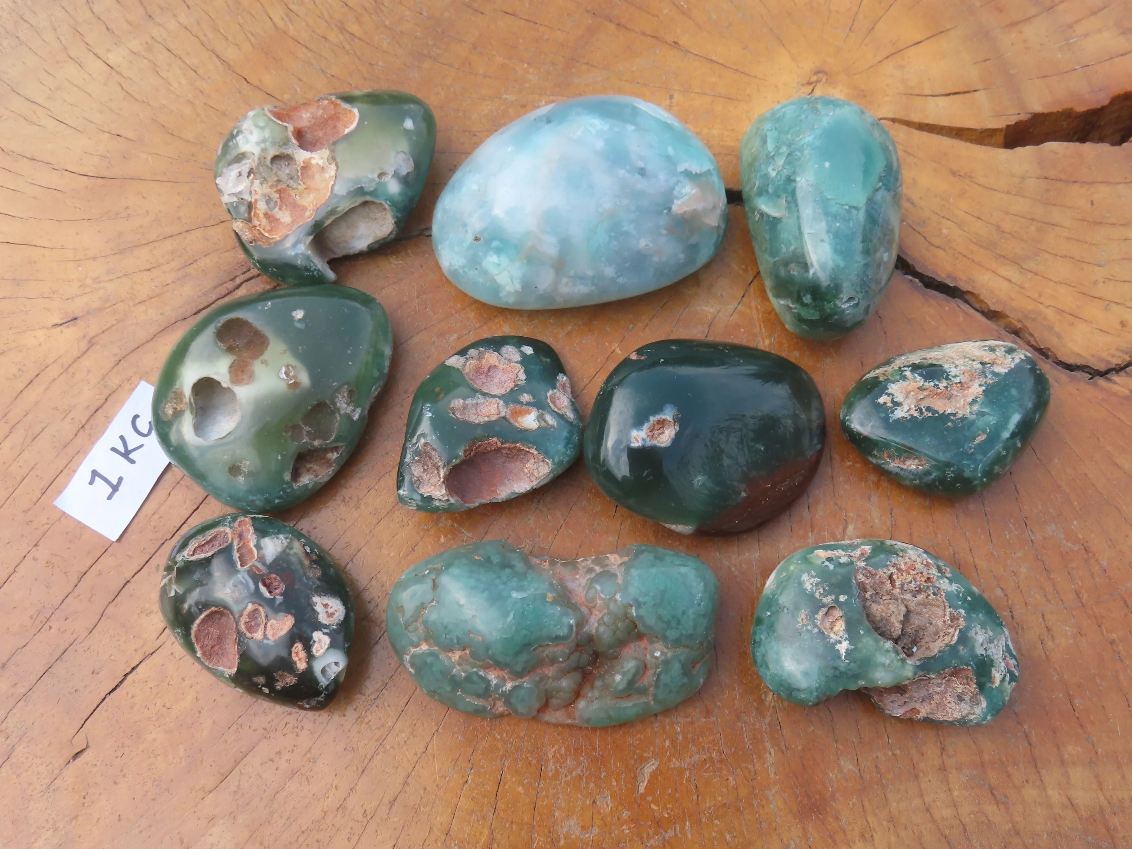 Polished Emerald Mtorolite Galet-Palm Stones - sold per kg - From Mutorashanga, Zimbabwe