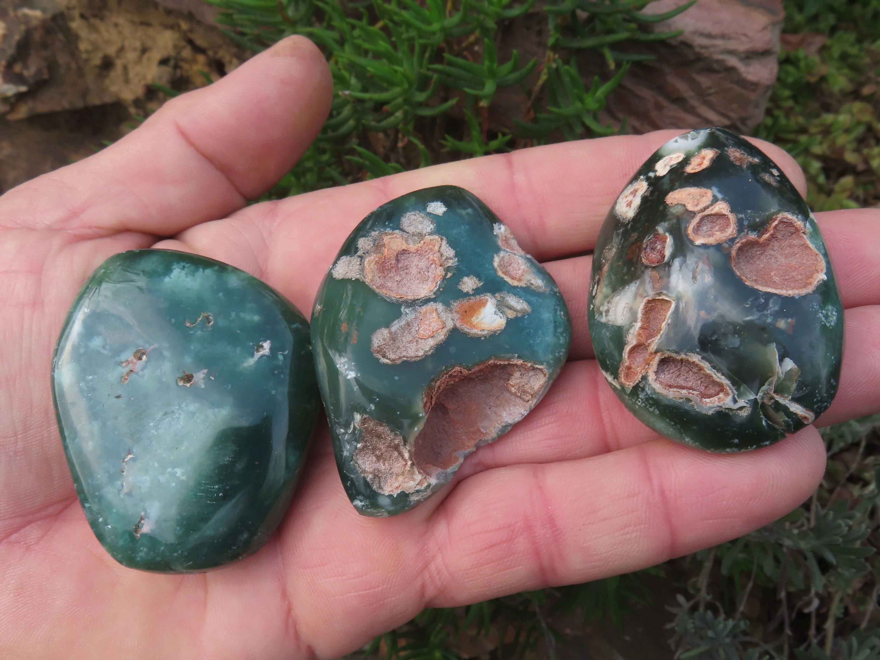 Polished Emerald Mtorolite Galet-Palm Stones - sold per kg - From Mutorashanga, Zimbabwe
