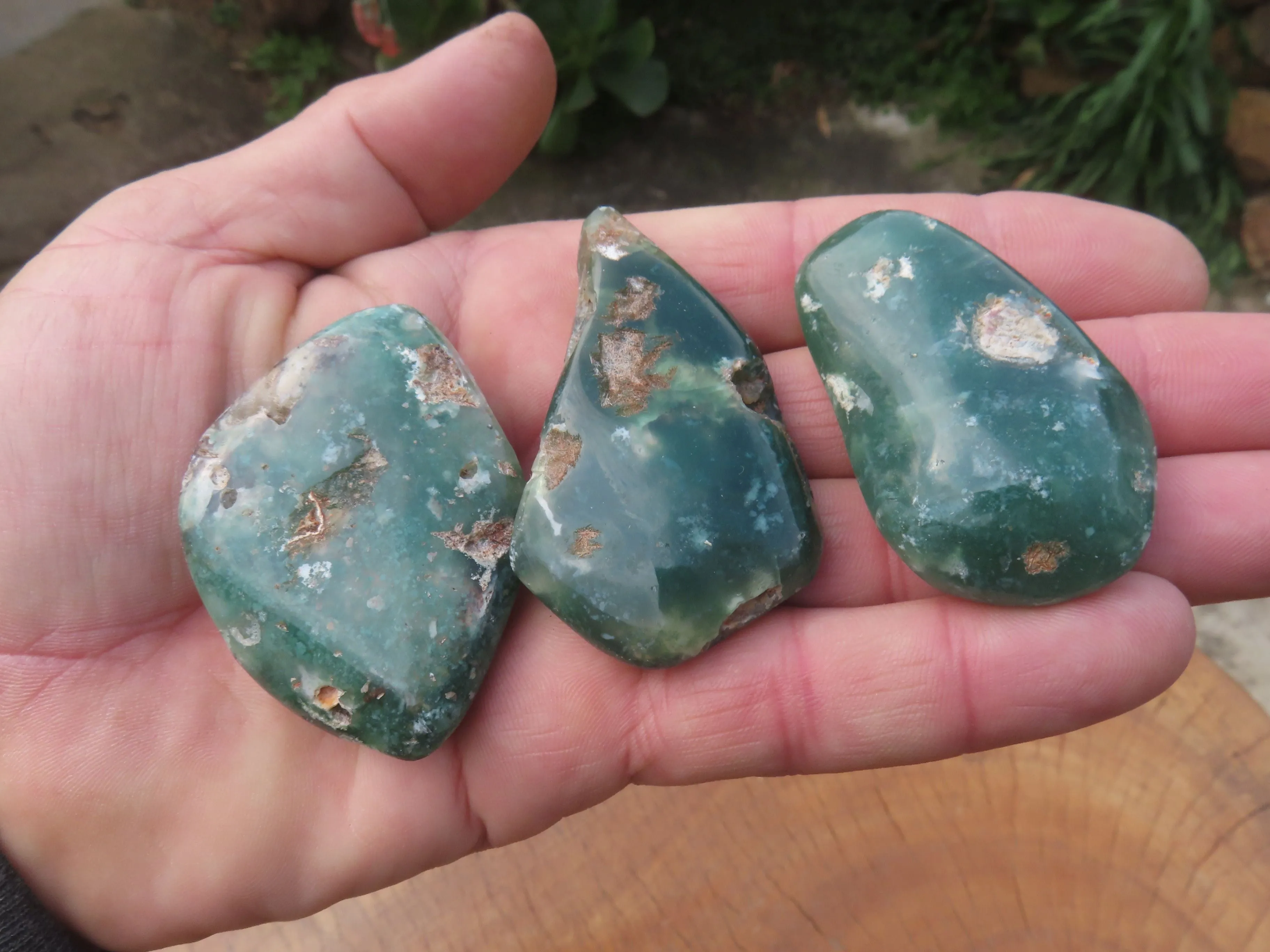 Polished Emerald Mtorolite Galet-Palm Stones - sold per kg - From Mutorashanga, Zimbabwe