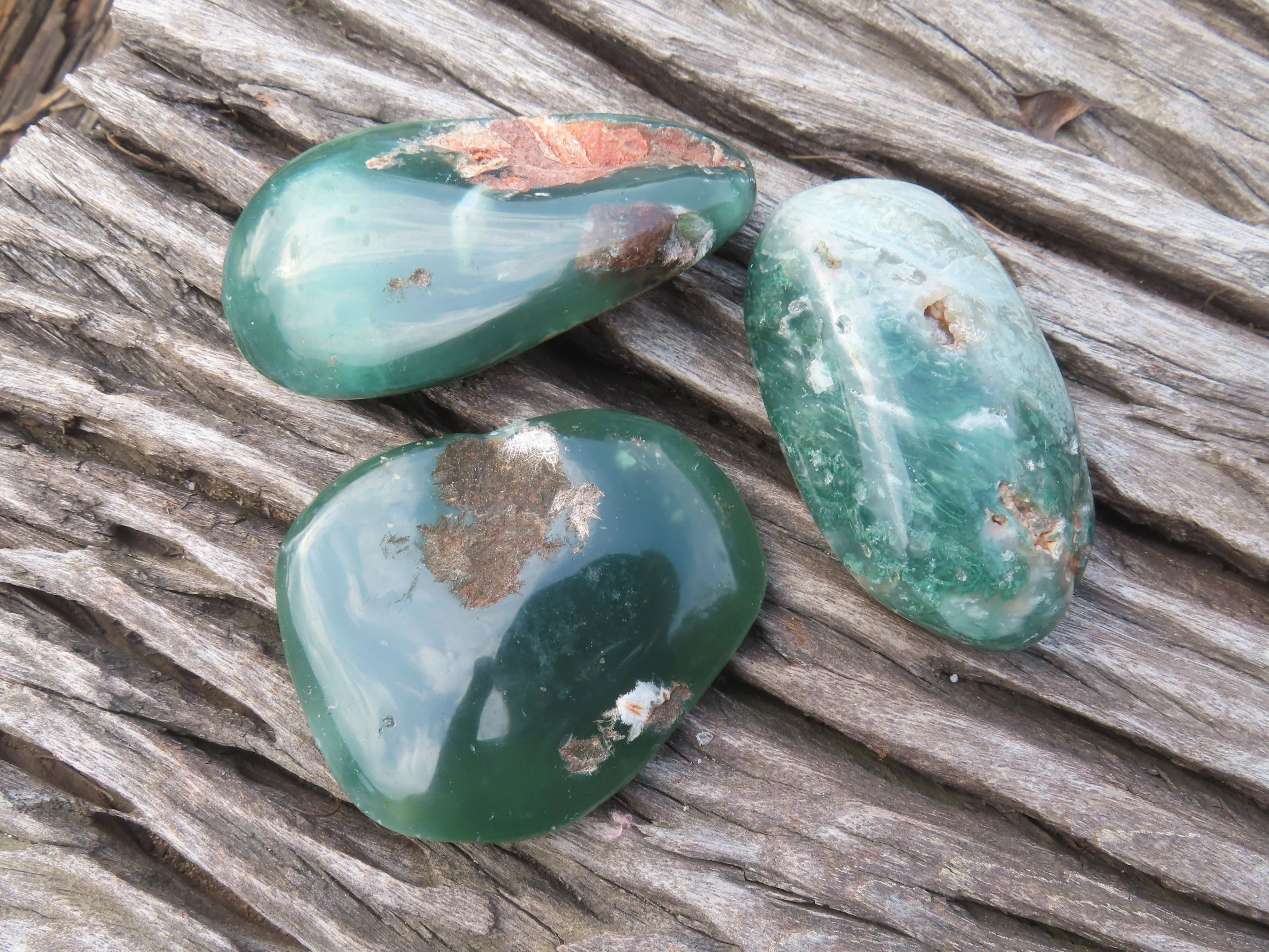 Polished Emerald Mtorolite Galet-Palm Stones - sold per kg - From Mutorashanga, Zimbabwe