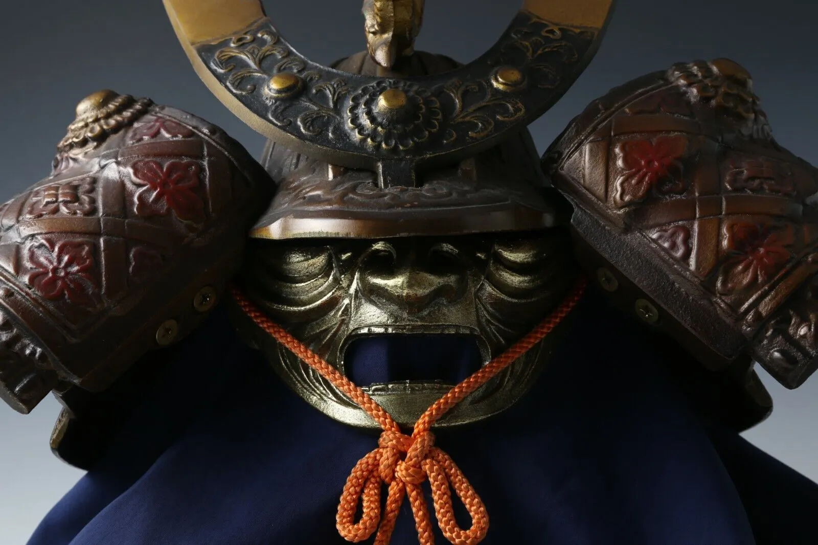 Samurai Helmet -Genji Tametomo Zuisho Kabuto with a Mask- Rare 為朝