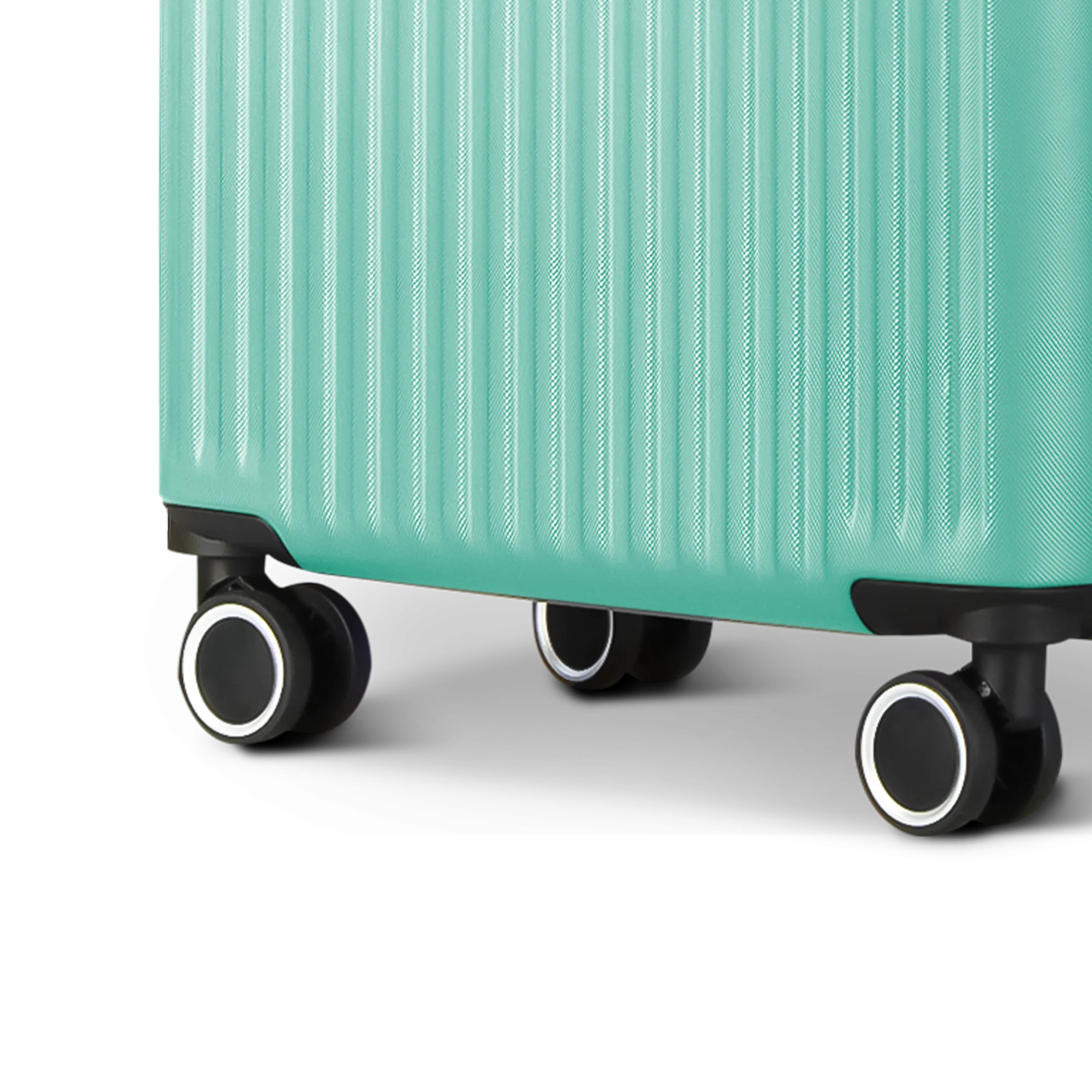 Vacay 28" Suitcase in Mint