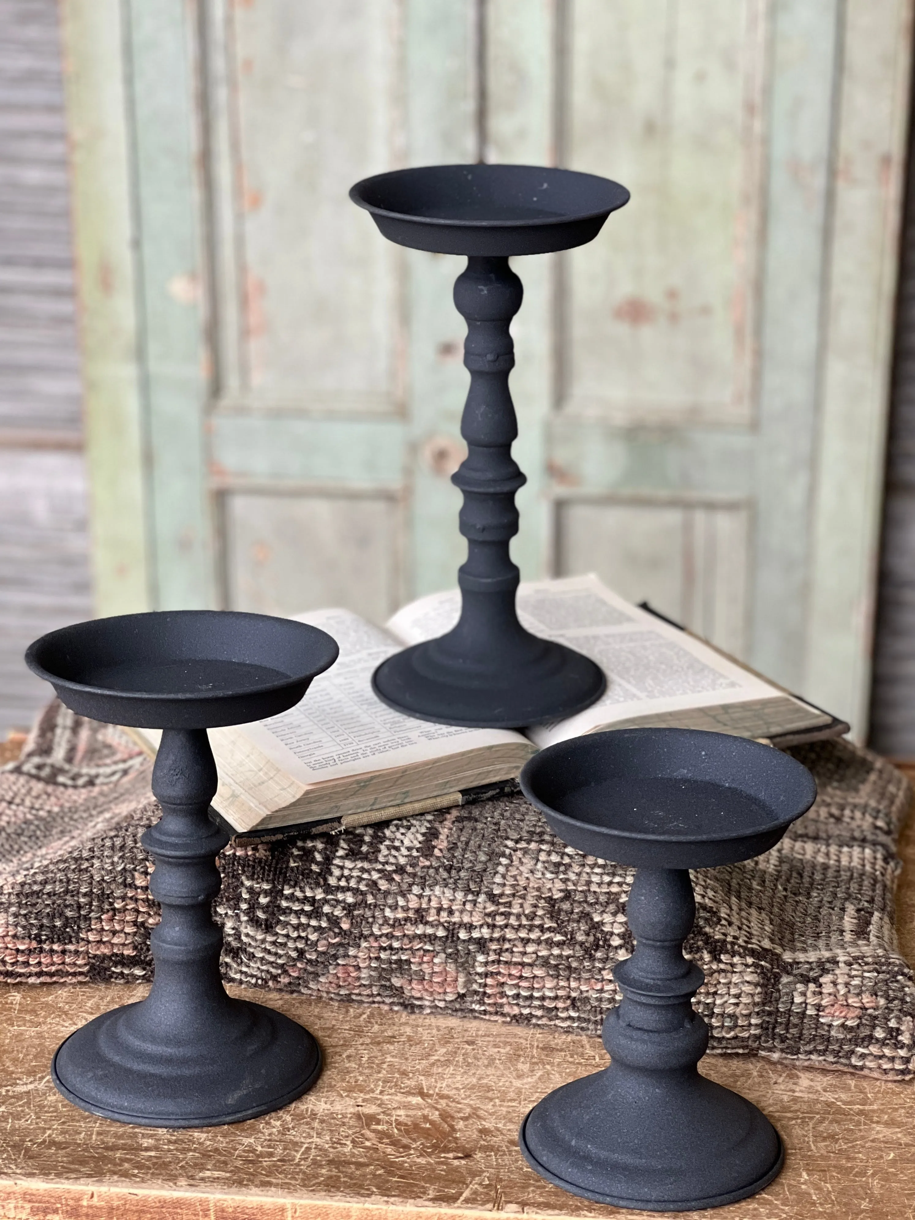 Verona Holder | 9" | Black | CASE PACK SPECIAL!  $3.95-48 *